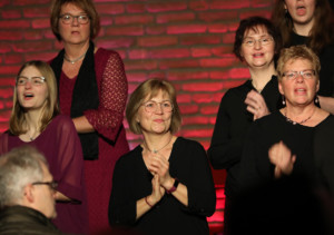 Konzert in der Erlöserkirche | Gospels, Spirituals und neugeistliche Lieder | Mülheim an der Ruhr | 2.2.2020 | Fotograf und Copyright: Stephan Drewianka chormitglieder charisma chor